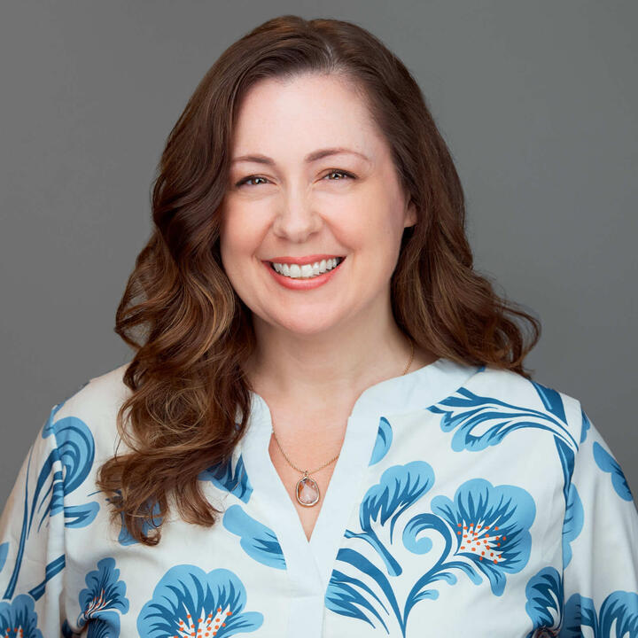 Lindsey Coffelt Headshot